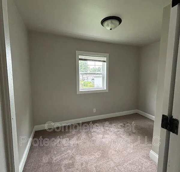 2715 Greene St — Photo 4