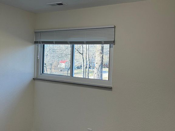 4th image of 1504 Hull Ln #1504