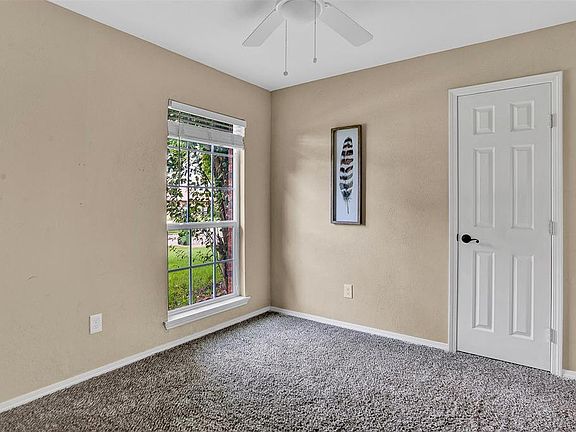 3rd image of 4829 Woodruff Dr