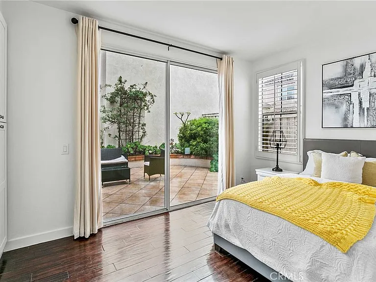6 Del Carlo — Photo 12
