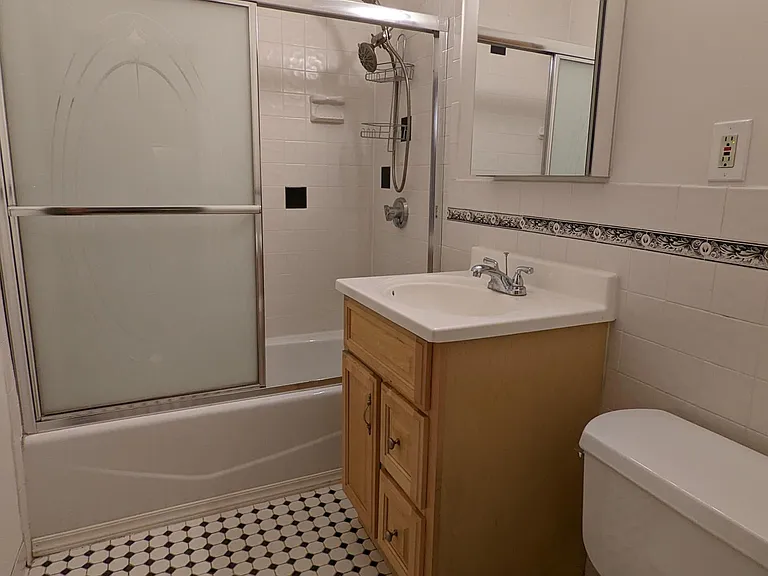 28 Lee St #2 — Photo 7