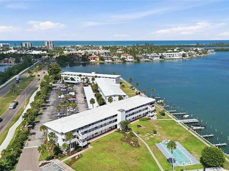765 John Ringling Blvd #1 — Photo 26