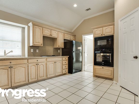 3rd image of 2025 Valley Falls Ave