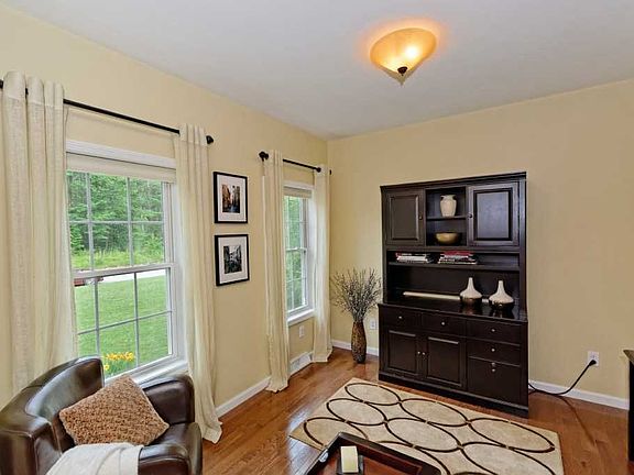 4th image of 6 River Rock Dr