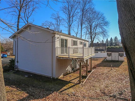 3rd image of 24 Brewster Ave