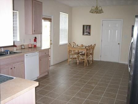Large Kitchen with dining area