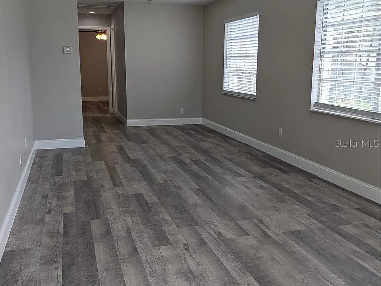 1512 E Harding St — Photo 16