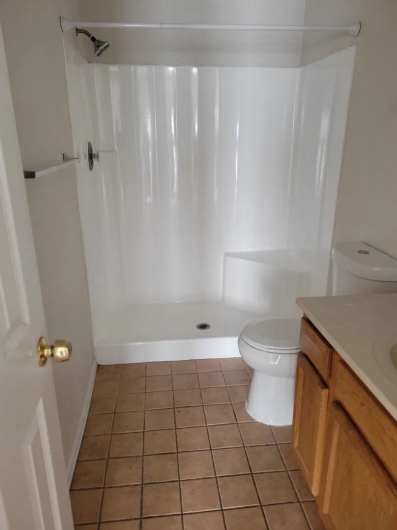 2 bed 2 bath single story townhome - Gated community with pool — Photo 4