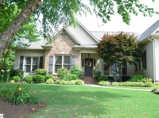 105 Chenoweth Dr, Simpsonville, SC 29681