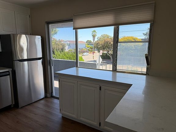 2nd image of 301 Broadway APT 204