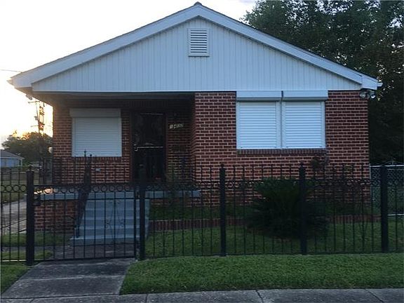 2nd image of 1402 Deslonde St