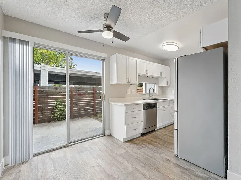 The Valley Apartments — Photo 41