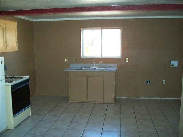 2nd image of 4014 S Belmar Ave
