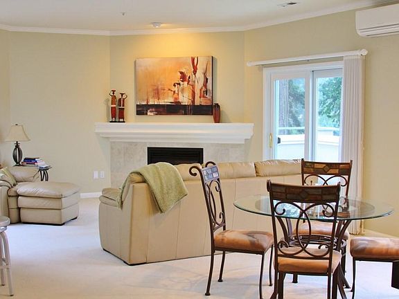 5th image of 420 Bellevue Way SE APT 301