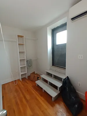 Rented by City Vista Inc | media 34