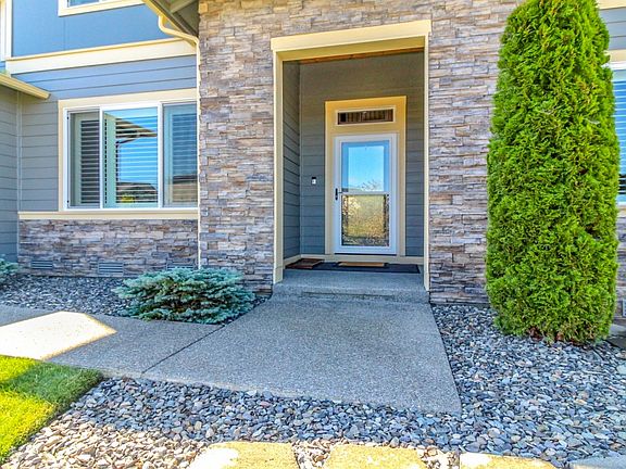 2nd image of 3816 Victoria Lane Ct