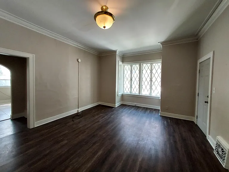 103 NE Roanoke Ave #2 — Photo 3