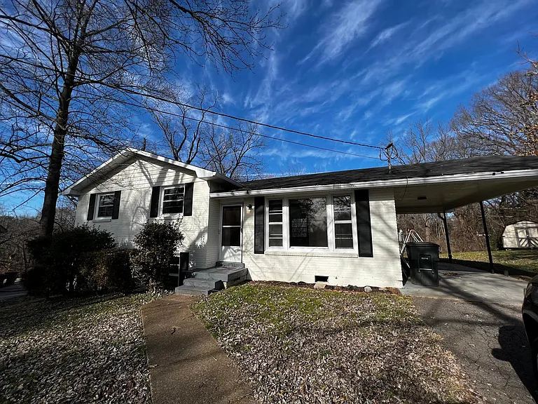 5002 Whispering Hills Ct — Photo 1