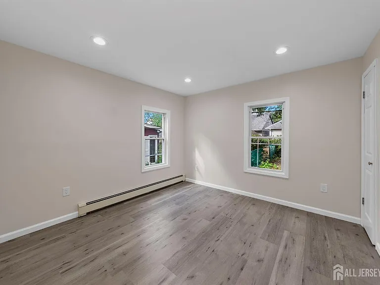 166 Prigmore St #1 — Photo 12