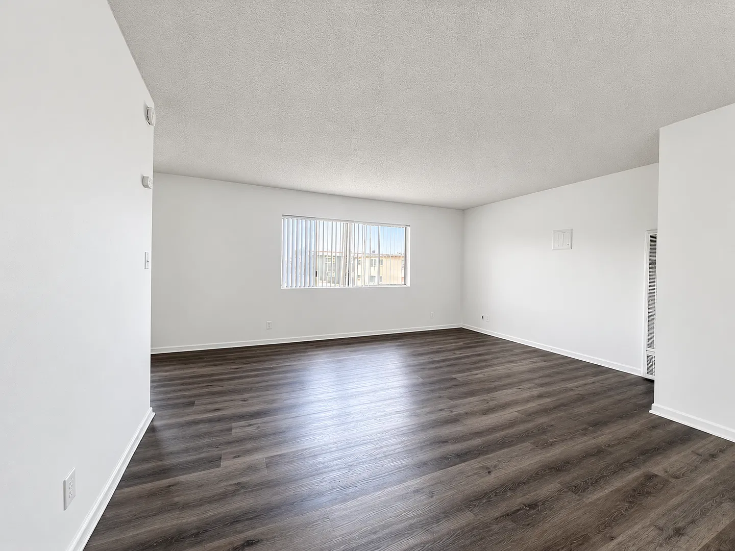 El Sorano Apartments — Photo 2