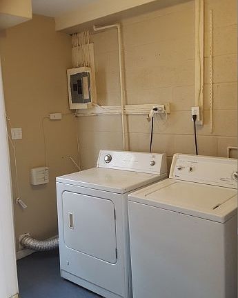 4th image of 8551 Pioneer Dr