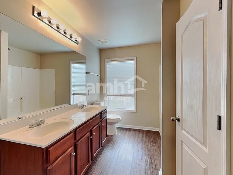 148 Crescent Woode Dr — Photo 17