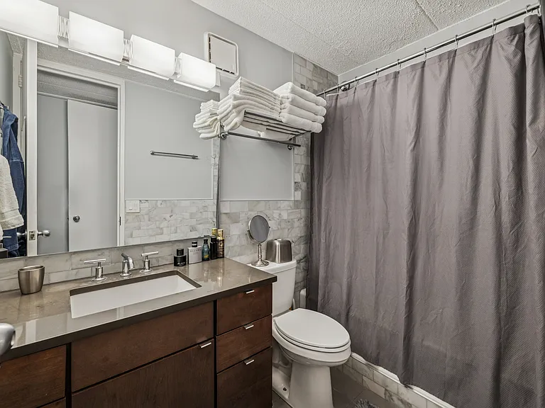 630 Vernon Ave #10 — Photo 14