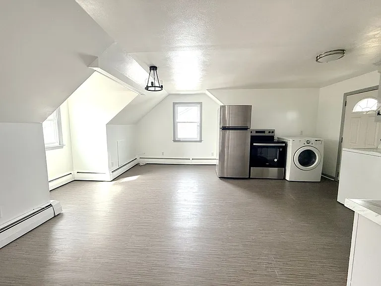 91 Enright St #2 — Photo 3