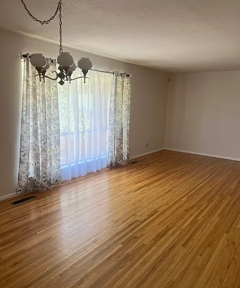 3004 Utah St NE — Photo 9