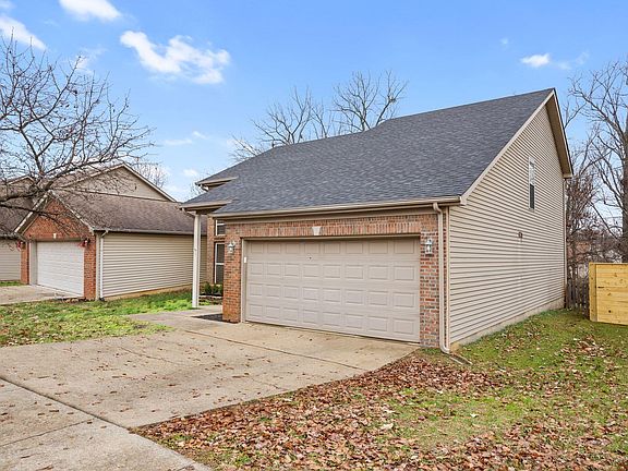 2nd image of 469 Lucille Dr