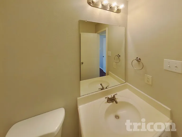 1009 Ridge Top Dr — Photo 14