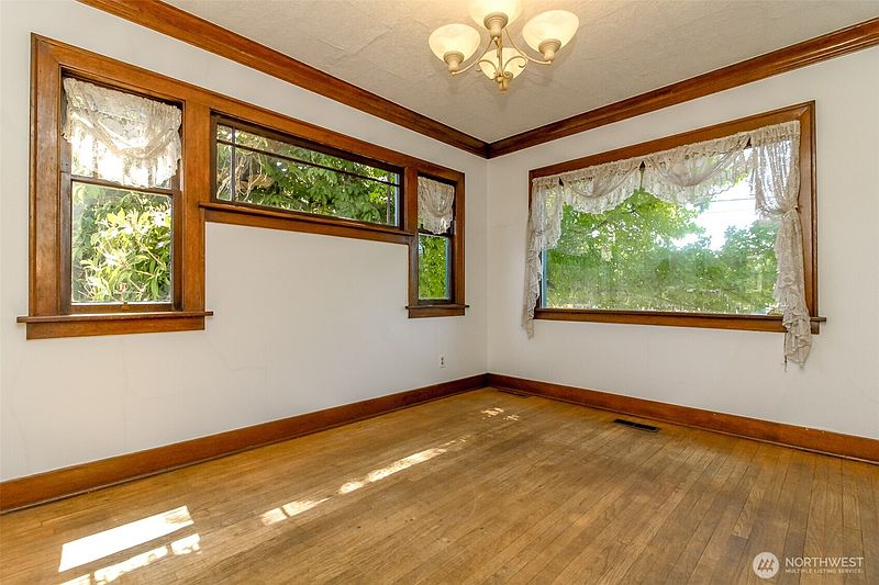 5th image of 5019 S G Street