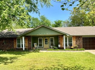 1114 N Country Club Rd, Muskogee, OK 74403