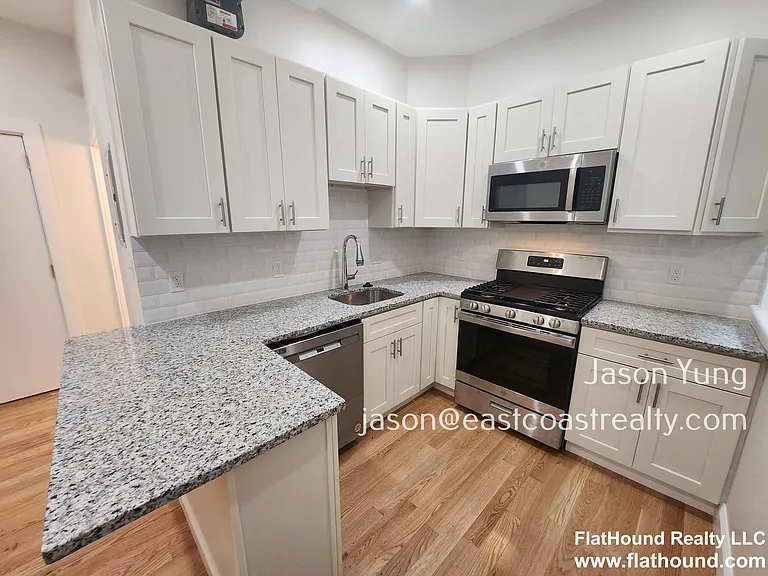 31 Queensberry St #292 — Photo 3