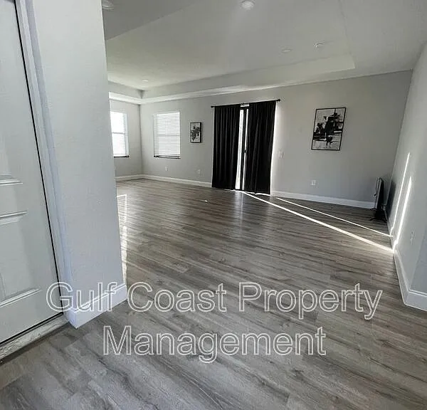 1924 Marlay Ave — Photo 3