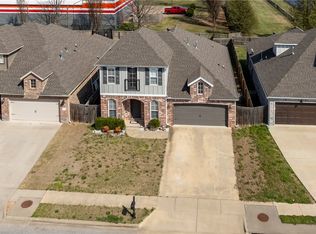 1615 Park St, Lowell, AR 72745