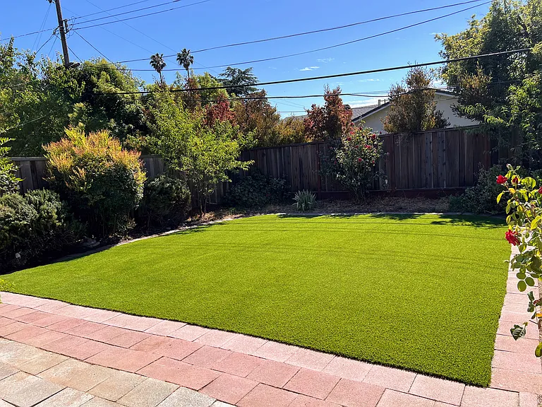 2085 Kim Louise Dr — Photo 2