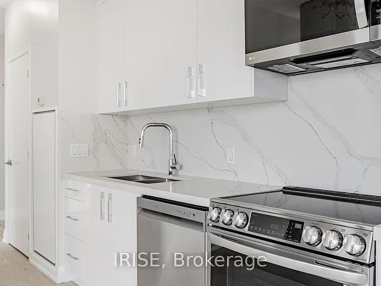 33 Mill St #1702 — Photo 10