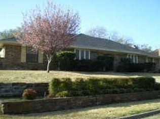 105 Silverleaf Dr, Fort Worth, TX 76112