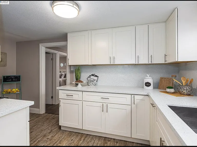694 Tehama Ave #A — Photo 5