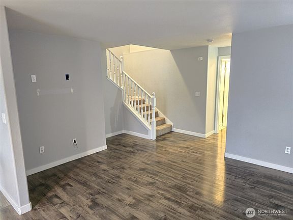 4th image of 134 99th St Ct E