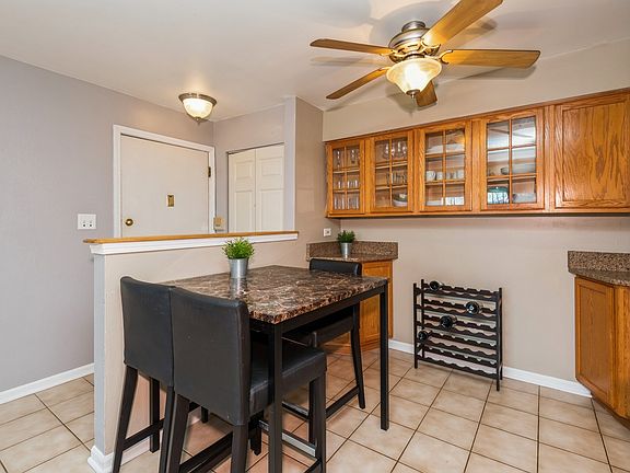 4th image of 1609 N Windsor Dr APT 301
