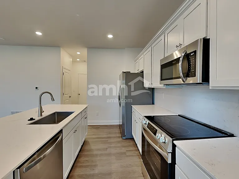 1343 Park Pl S — Photo 3
