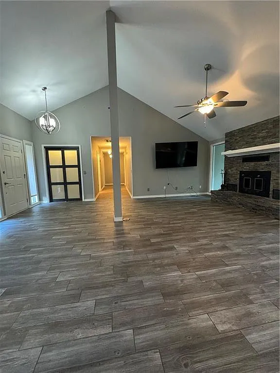 2 bed, 2.5 bath, 2081 sqft, $2,250 — Photo 3