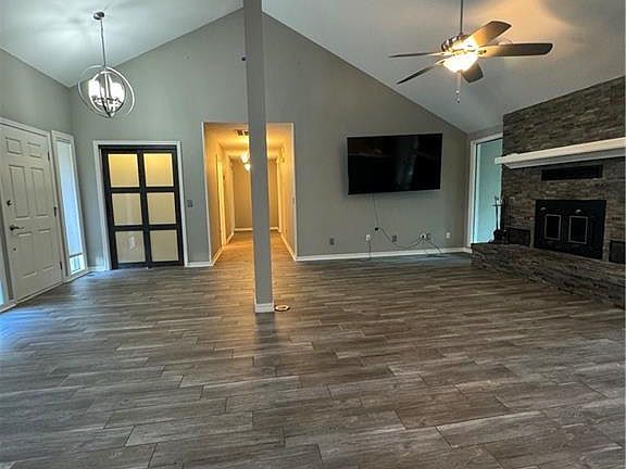 3rd image of 47 Dalton Dr