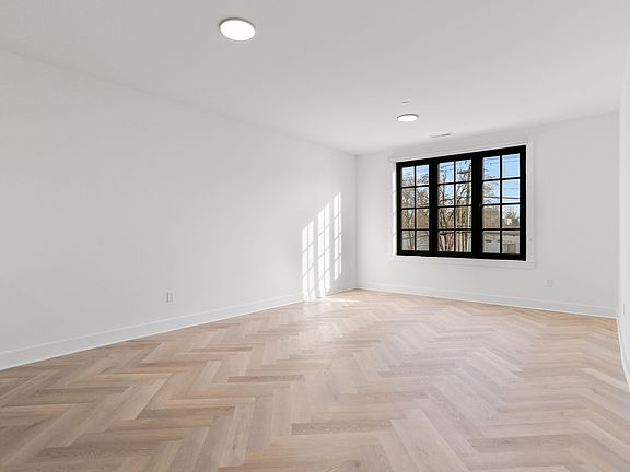 2nd image of 100 E Putnam Ave Unit 210