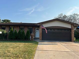 16412 Monticello Dr, Clinton Township, MI