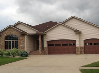 119 Edgewater Dr, West Fargo, ND 58078