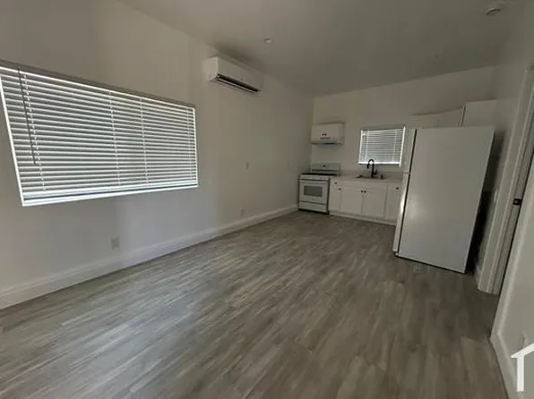252 W 43rd St, Los Angeles, CA 90037