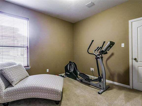 3rd image of 9625 Barksdale Dr